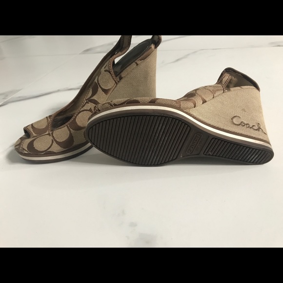 Coach Wedge - Picture 3 of 4